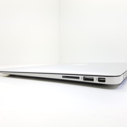 Apple Macbook Air 13 2017 käytetty kannettava tietokone