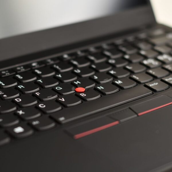 Lenovo ThinkPad X1 Carbon Avattuna