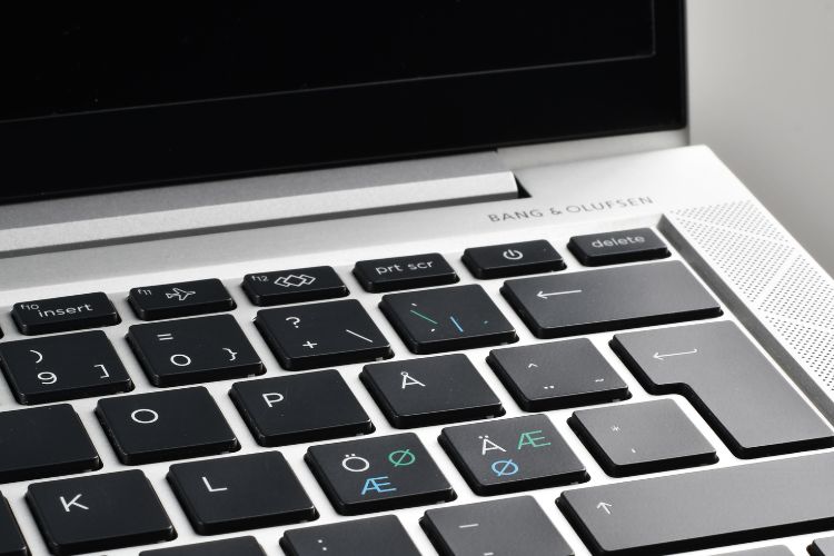 RELAP POWER HP Elitebook 830 G8 - Image 3